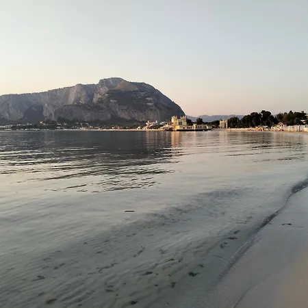 Mondello Ashur Margot House Apartmán *
