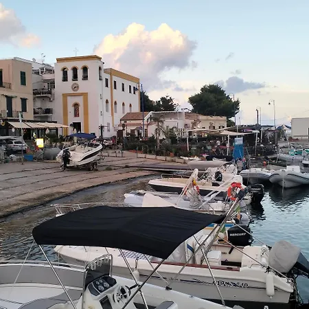 Mondello Ashur Margot House Lejlighed